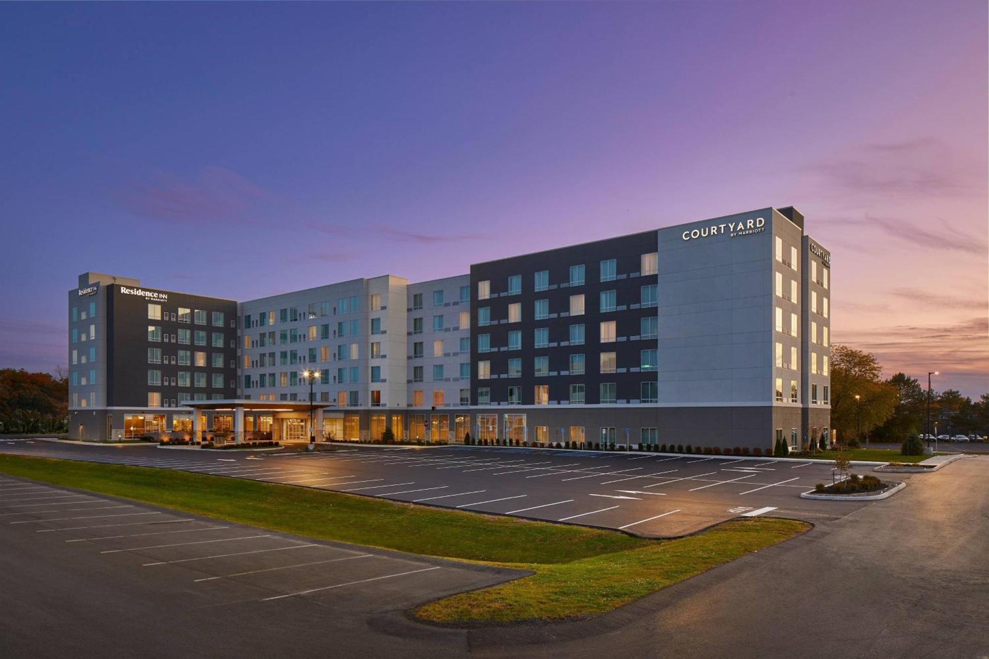 Courtyard By Marriott Albany Airport Hotel Екстериор снимка